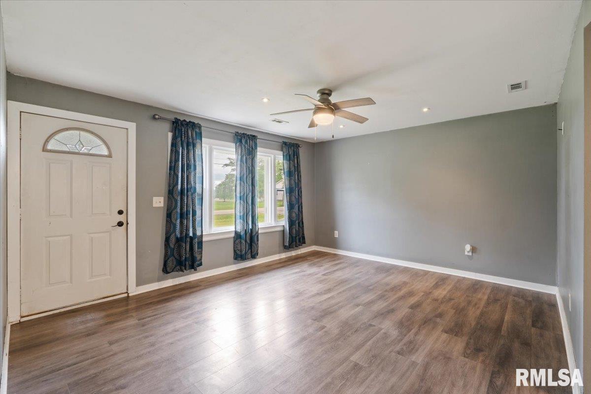 309 E South Street, Cambridge, Illinois image 7