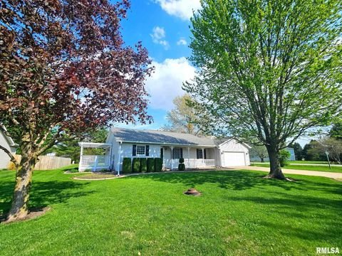 Photo of 608 N Bunchberry Court, Athens, IL 62613 (MLS # CA1043040)