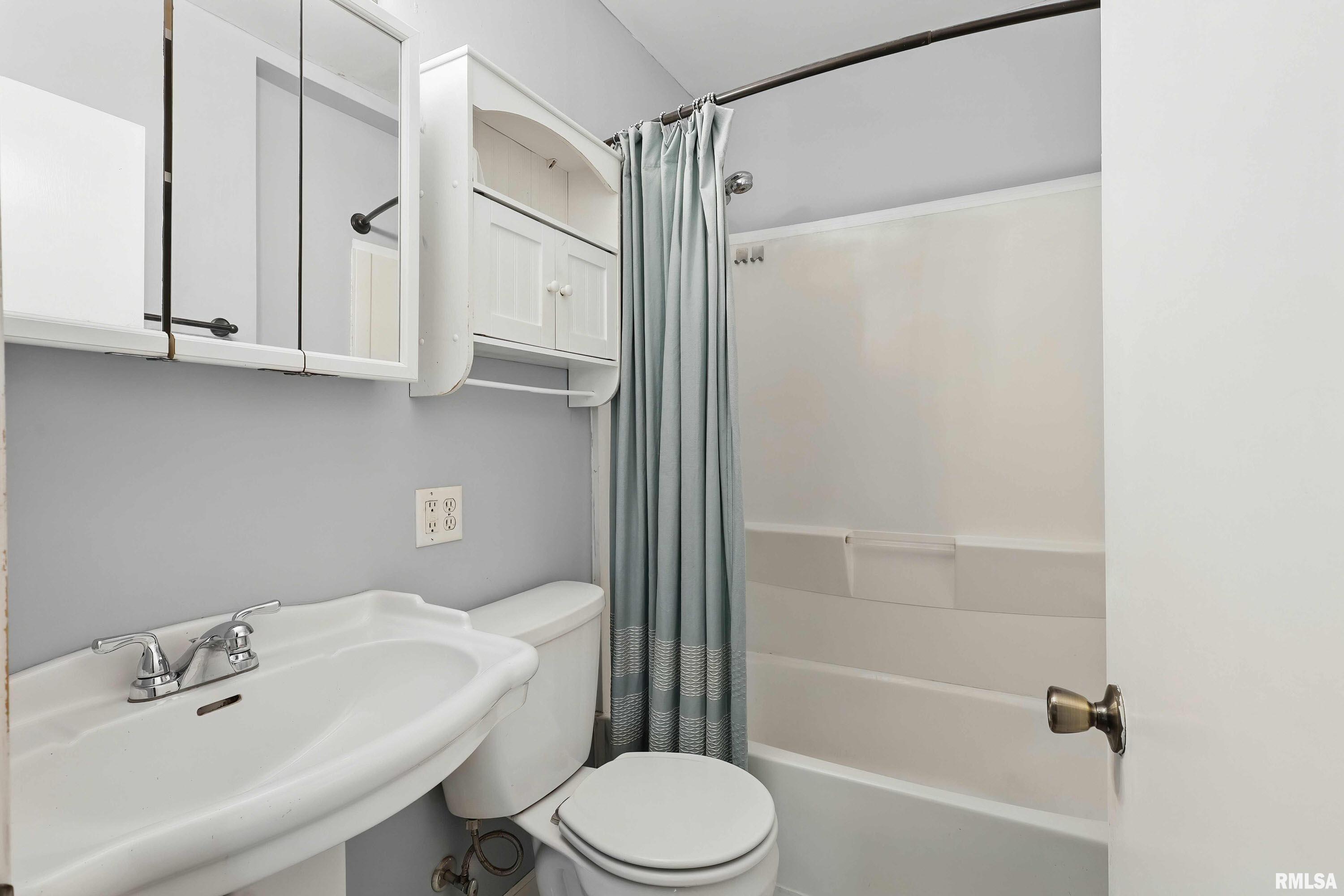3129 Harrison Street, Davenport, Iowa image 11
