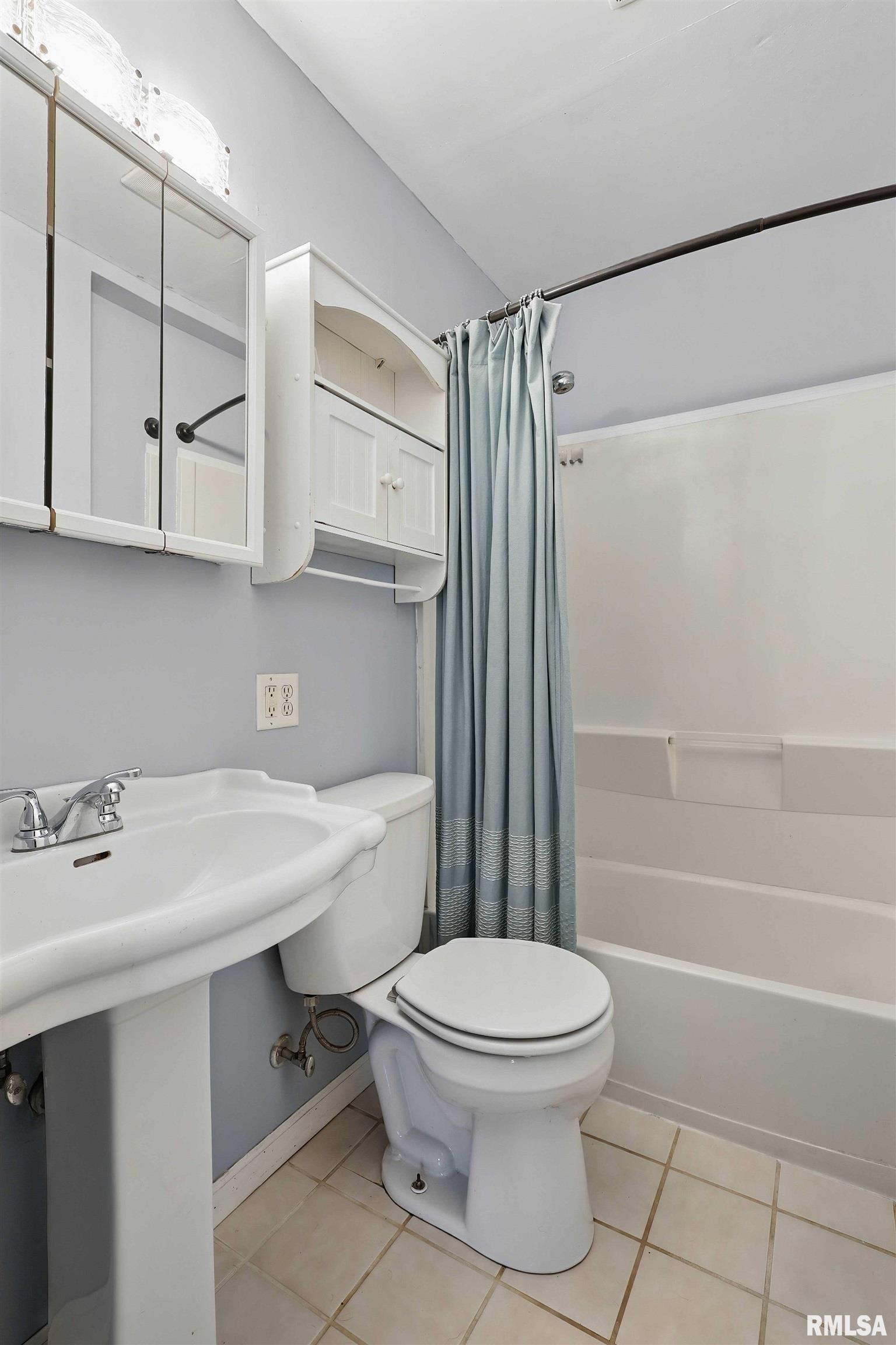 3129 Harrison Street, Davenport, Iowa image 12