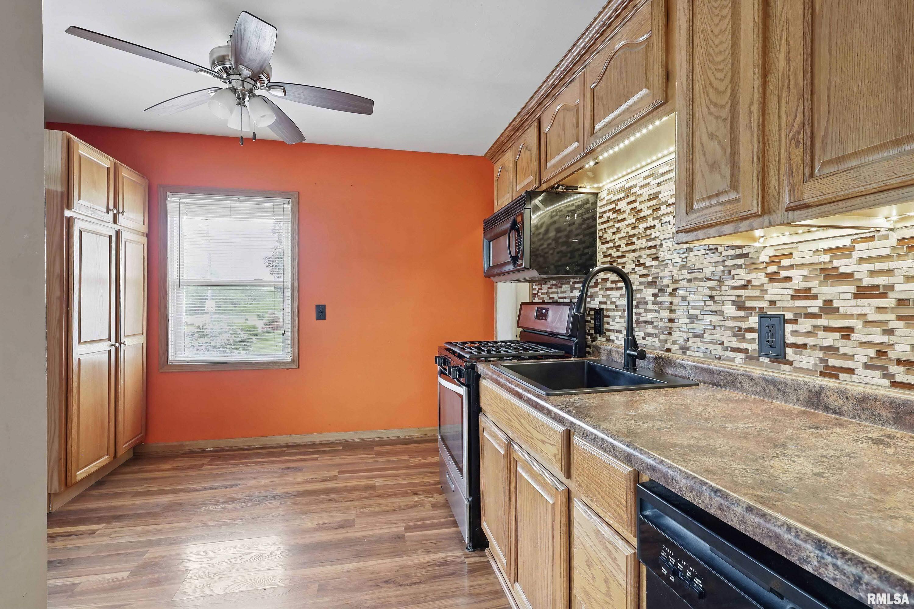 3129 Harrison Street, Davenport, Iowa image 16