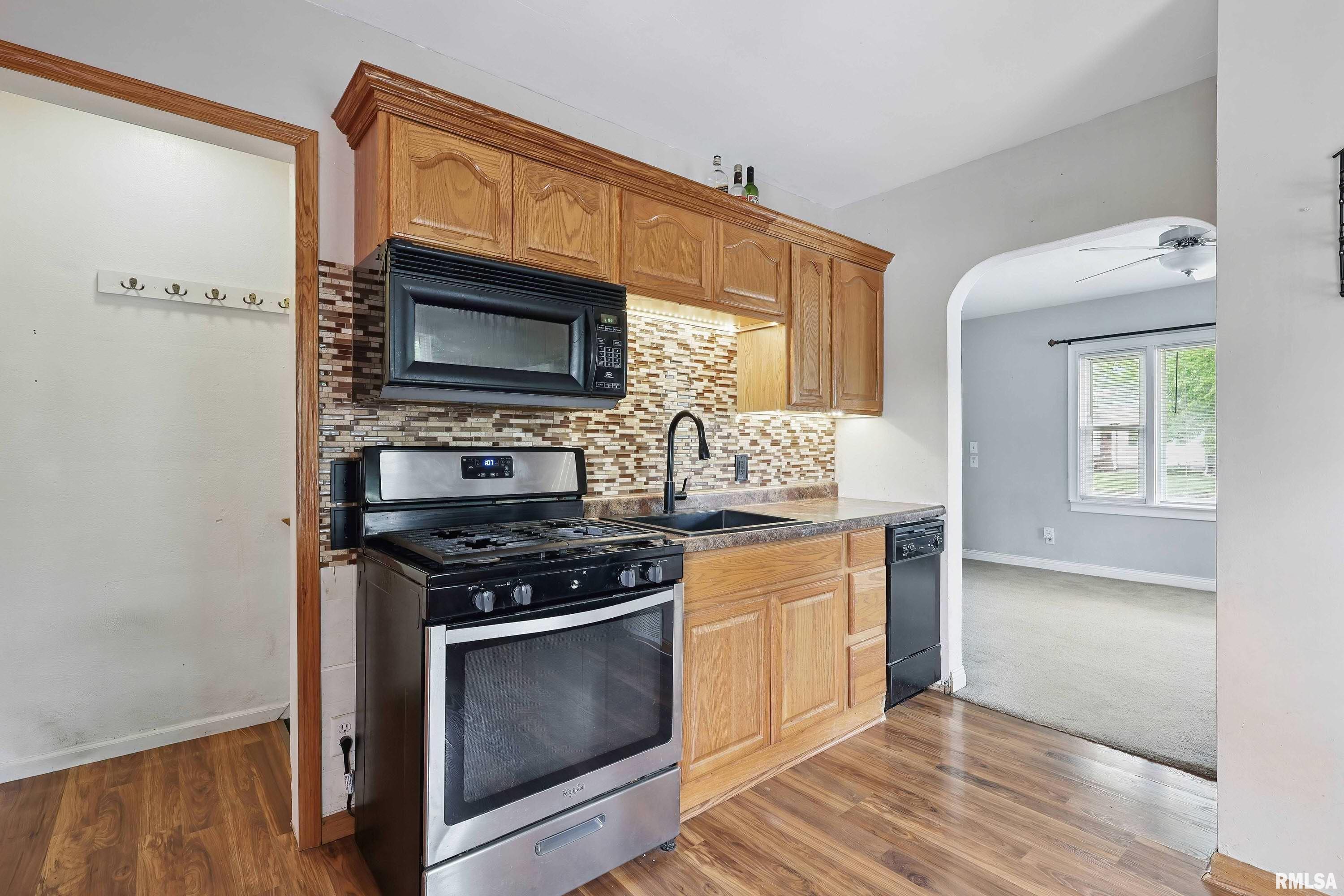 3129 Harrison Street, Davenport, Iowa image 14