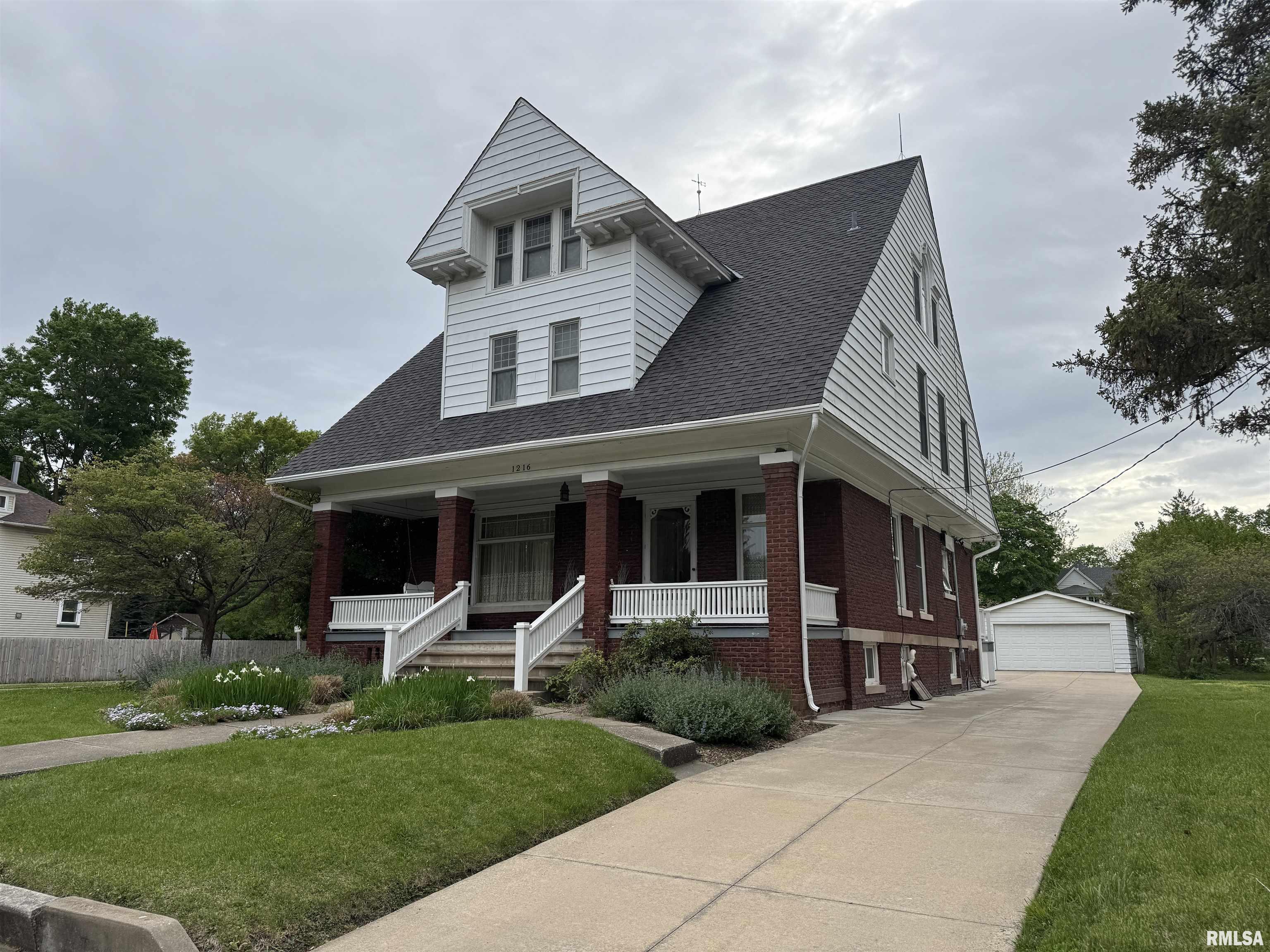 1216 N Cherry Street, Galesburg, Illinois image 2