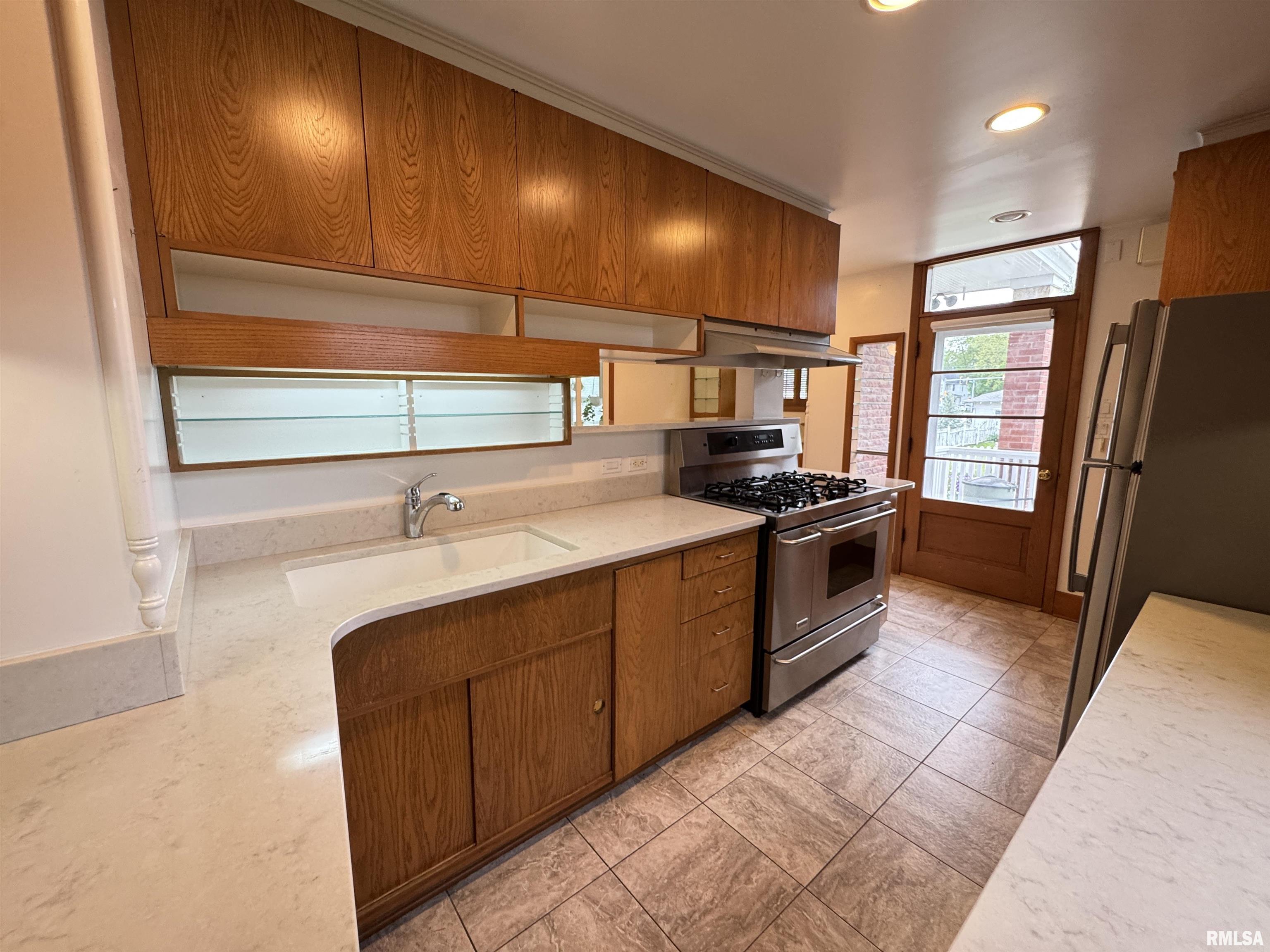 1216 N Cherry Street, Galesburg, Illinois image 36