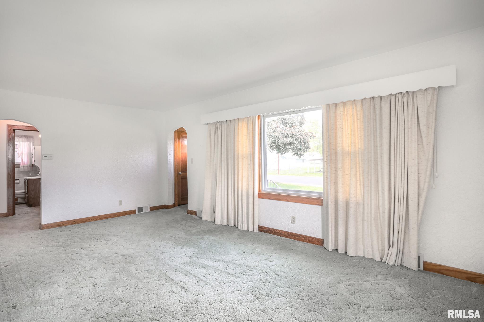 104 W Main Street, Green Valley, Illinois image 3