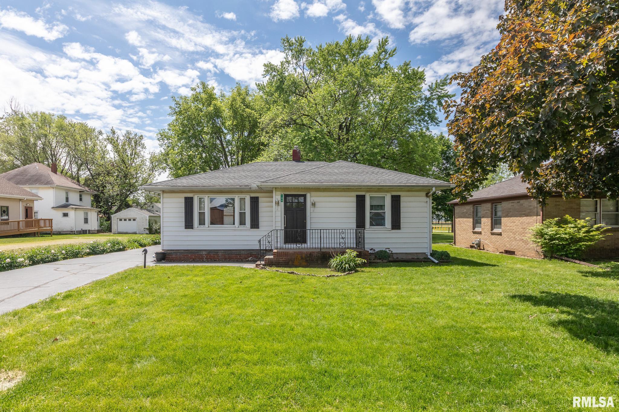 104 W Main Street, Green Valley, Illinois image 1