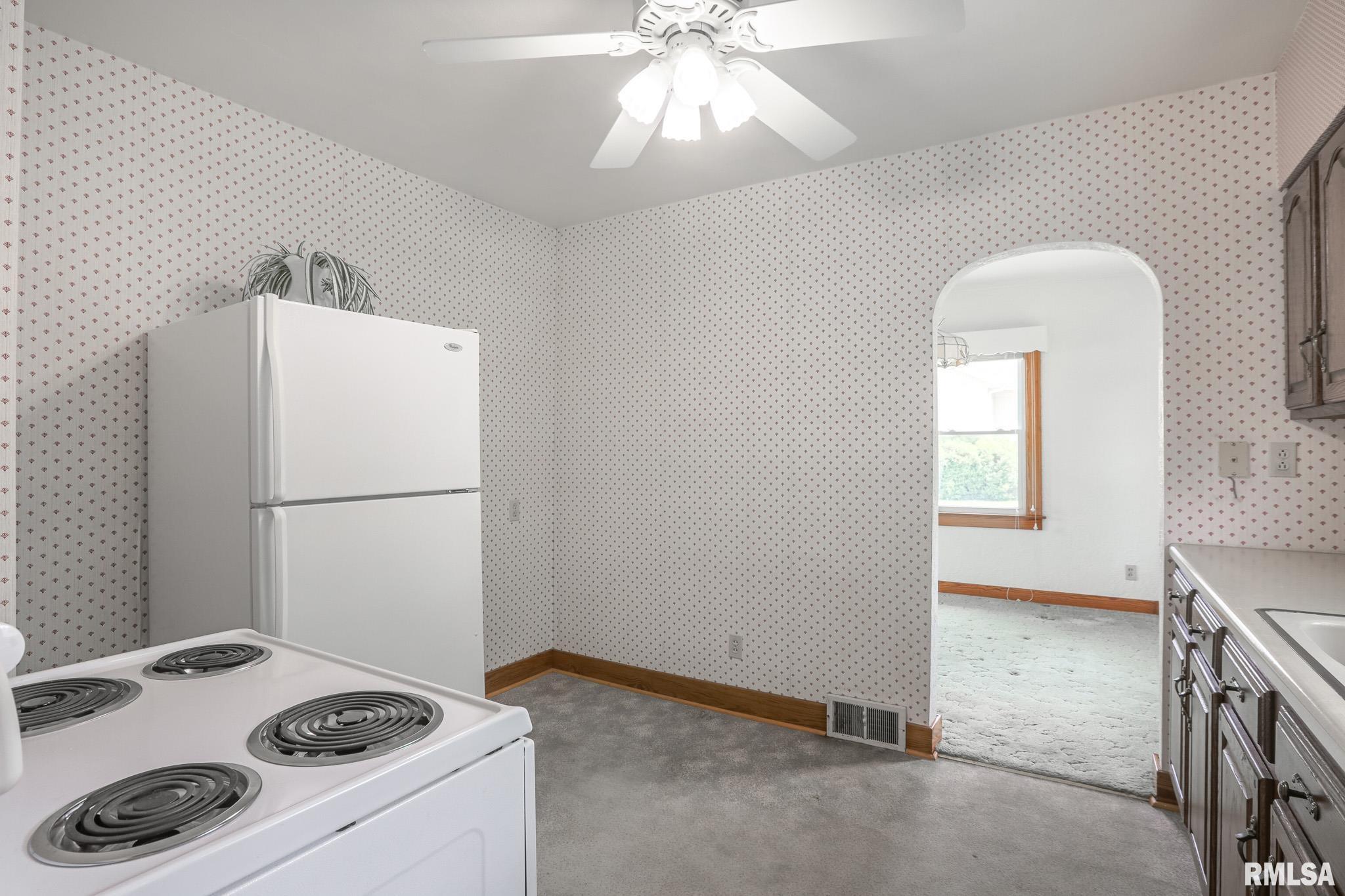 104 W Main Street, Green Valley, Illinois image 9
