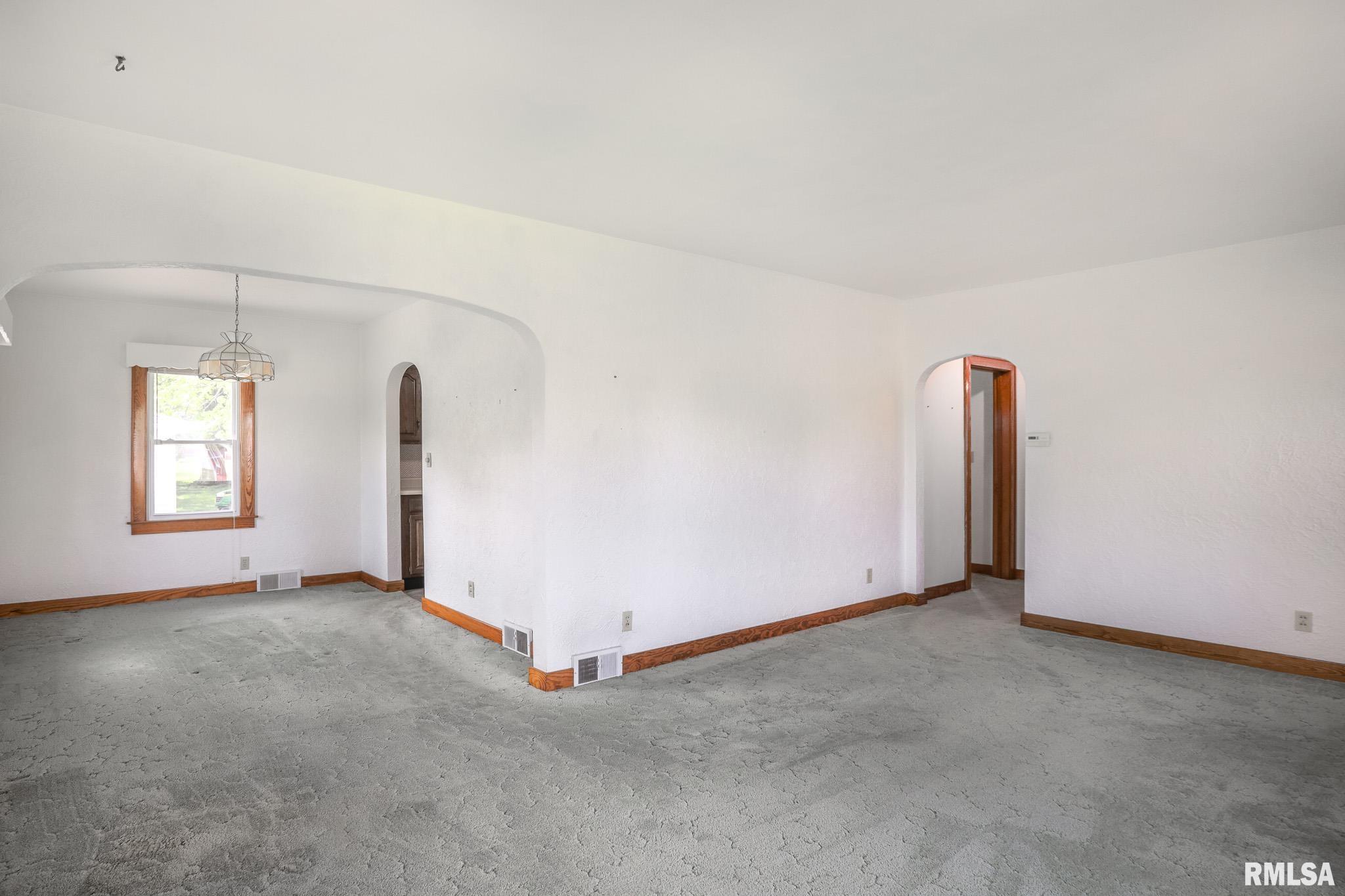 104 W Main Street, Green Valley, Illinois image 4
