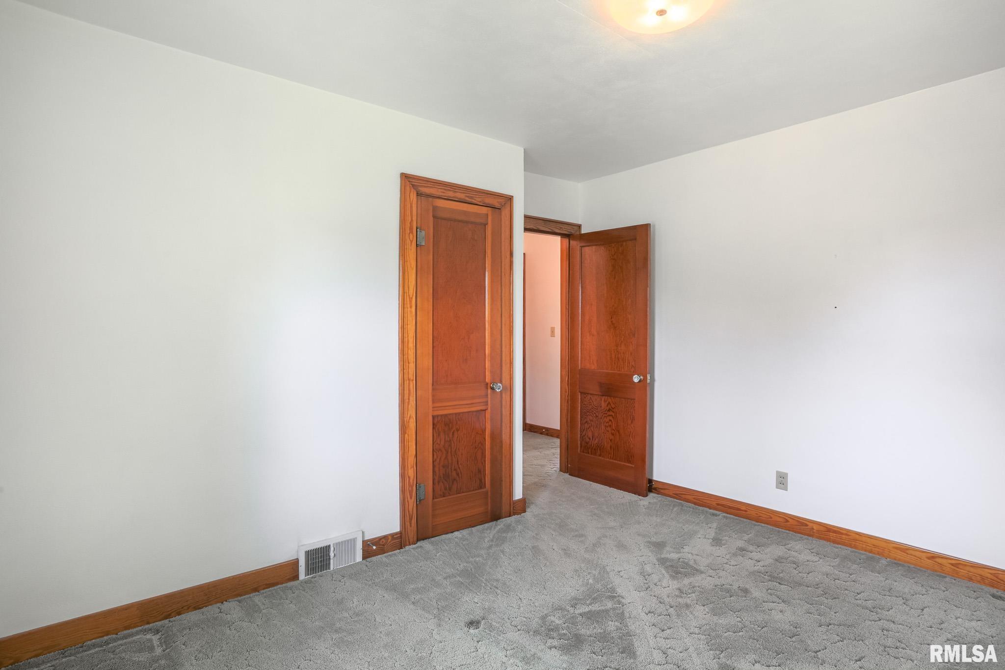 104 W Main Street, Green Valley, Illinois image 15