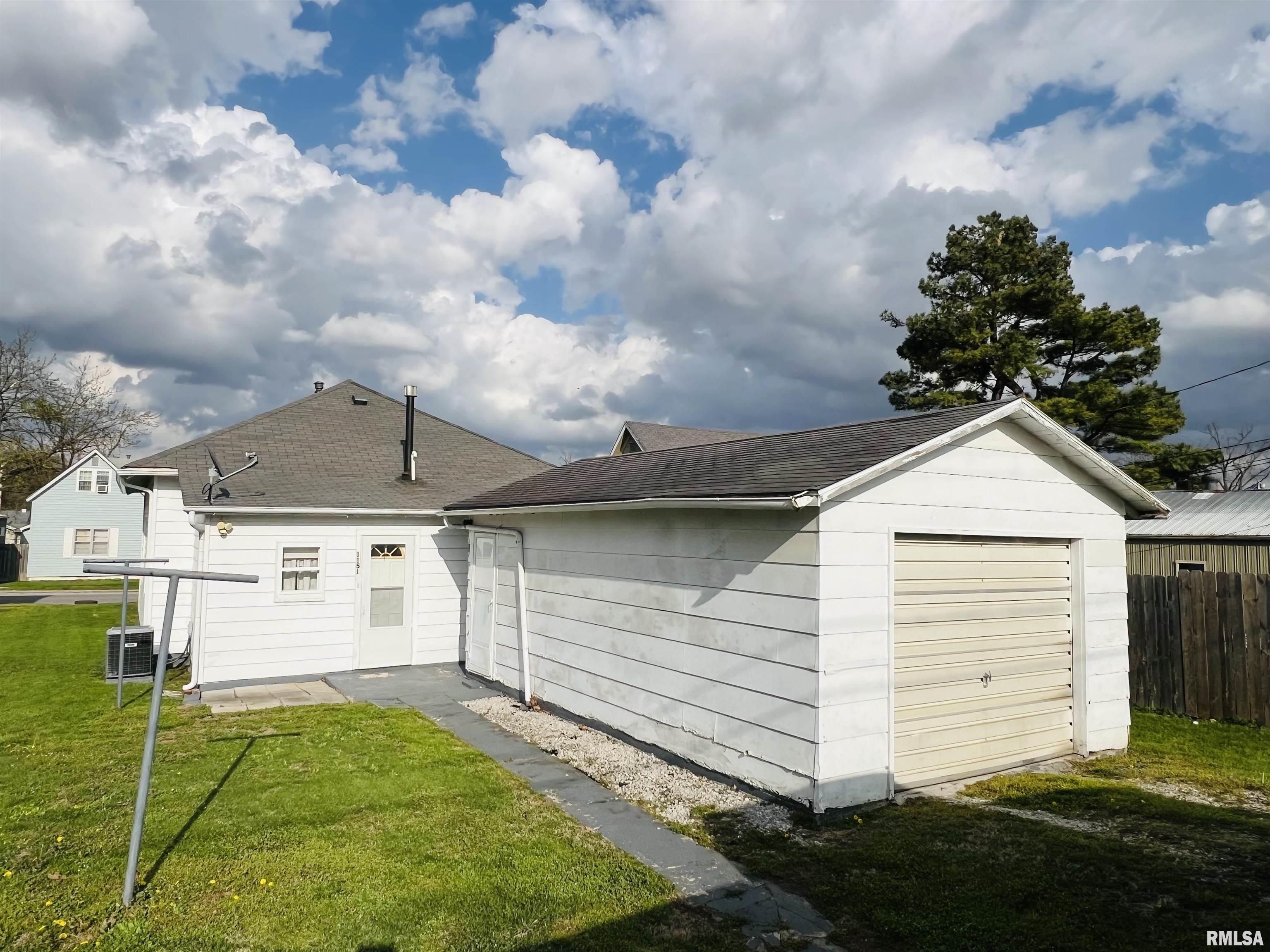 1151 1st Street, Eldorado, Illinois image 3