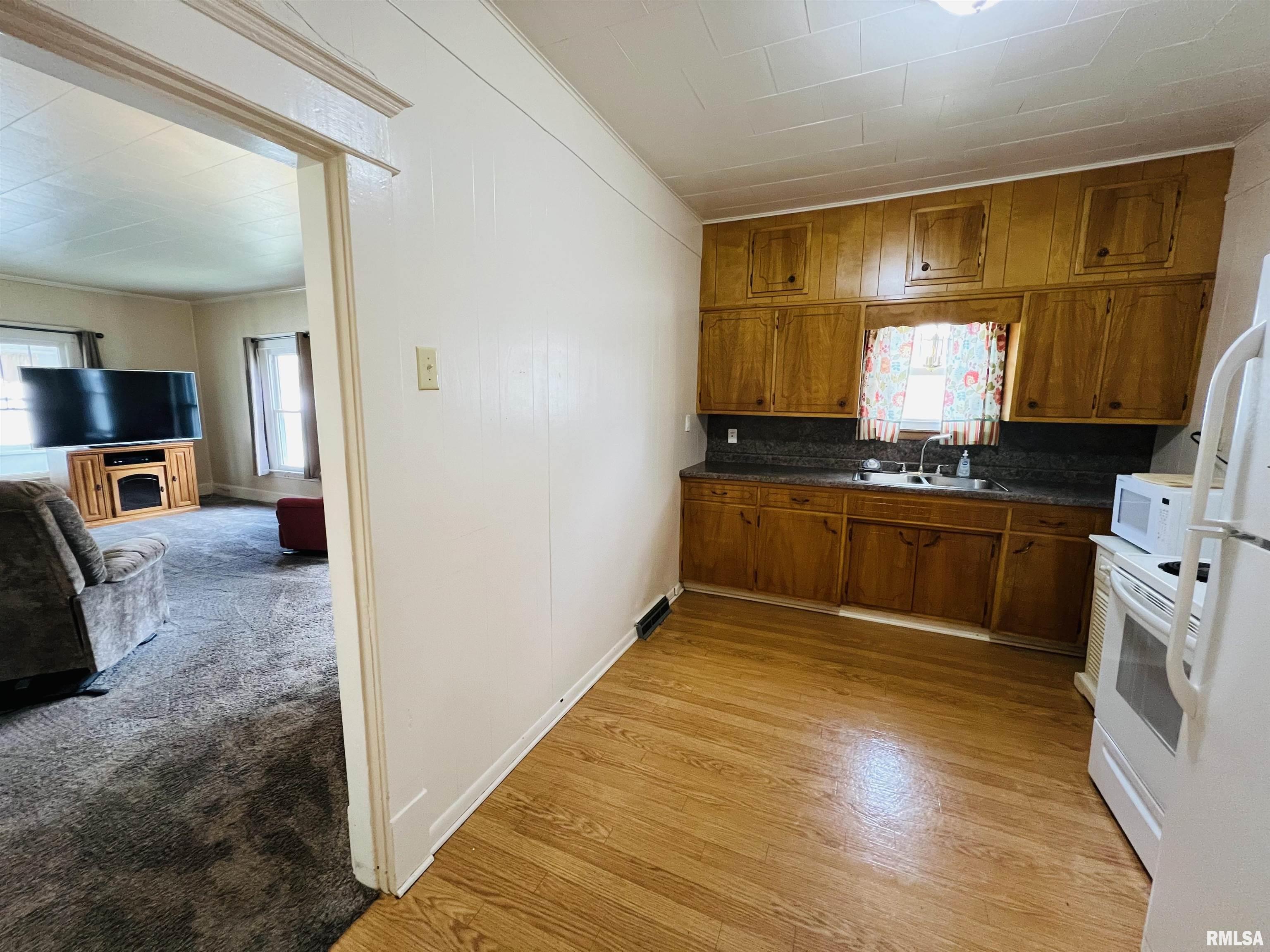 1151 1st Street, Eldorado, Illinois image 6
