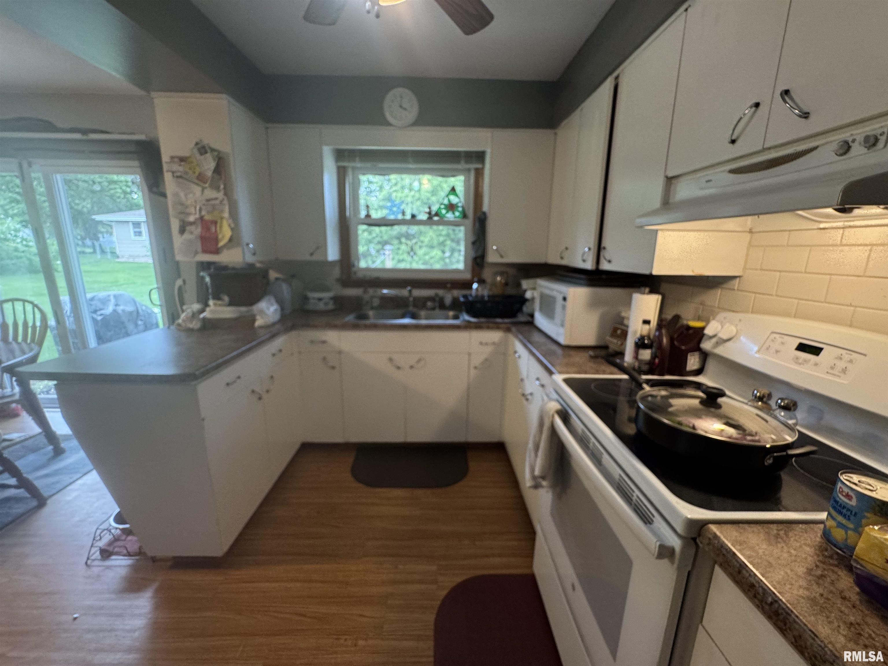 1660 27th Avenue South, Clinton, Iowa image 3