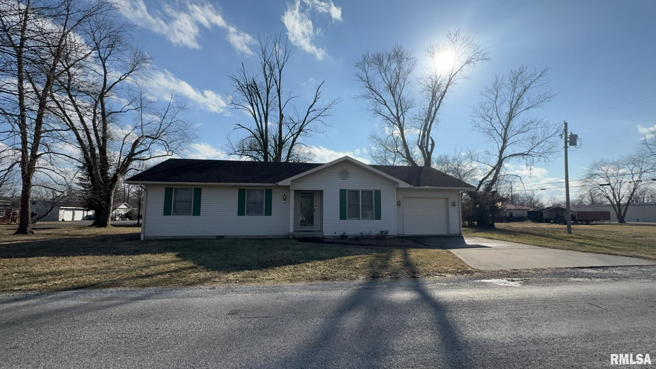 1208 E 8th Street, West Frankfort, Illinois image 1