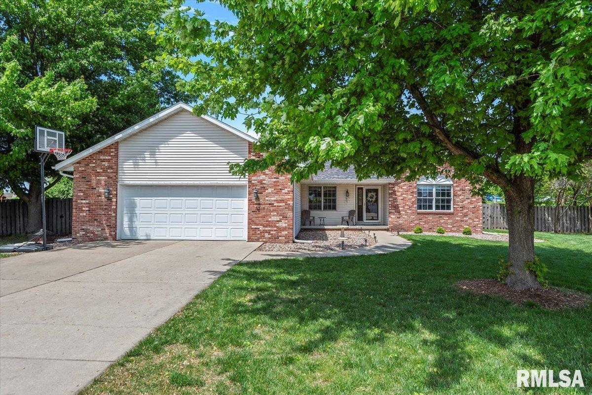 1213 Sugar Tree Court, Chatham, Illinois image 2