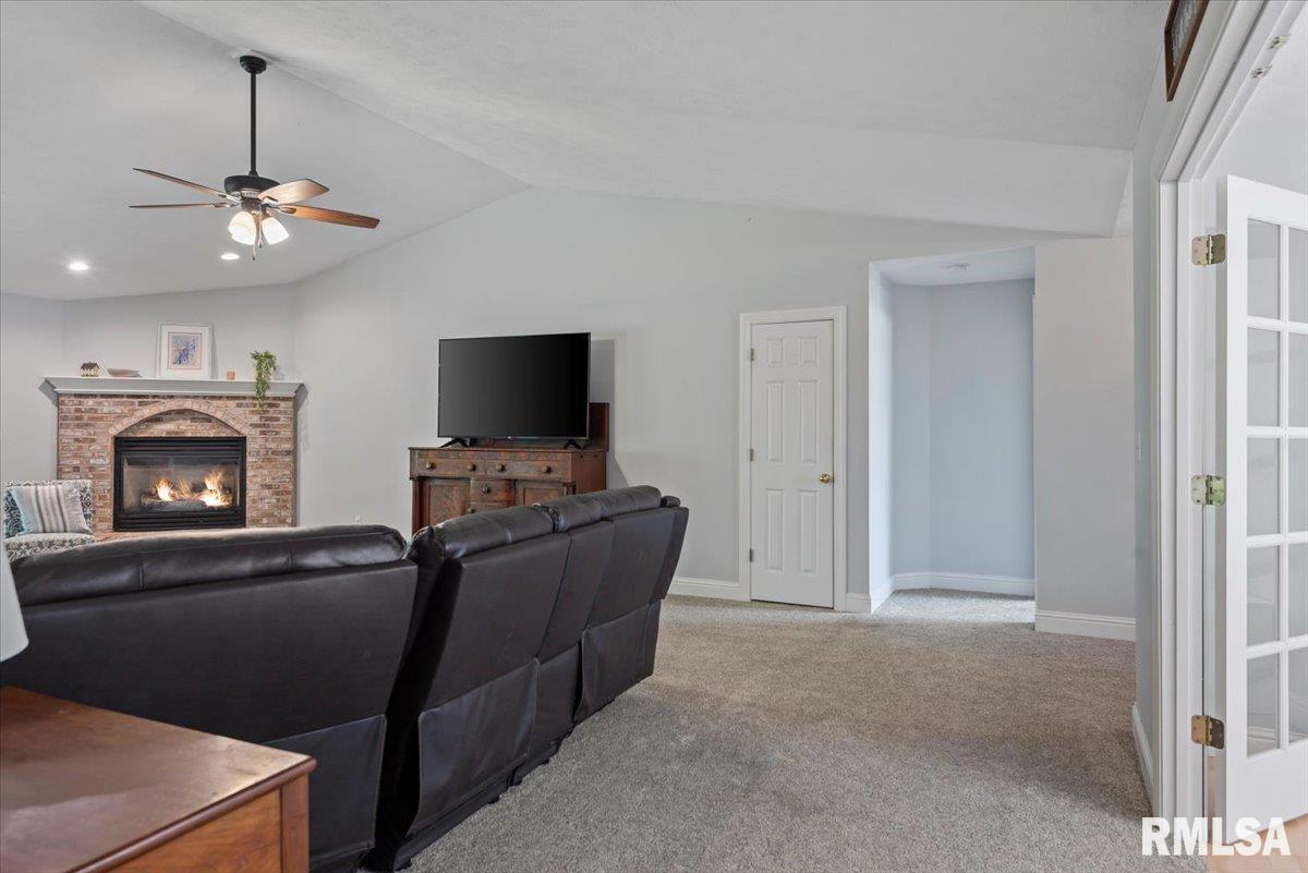1213 Sugar Tree Court, Chatham, Illinois image 8