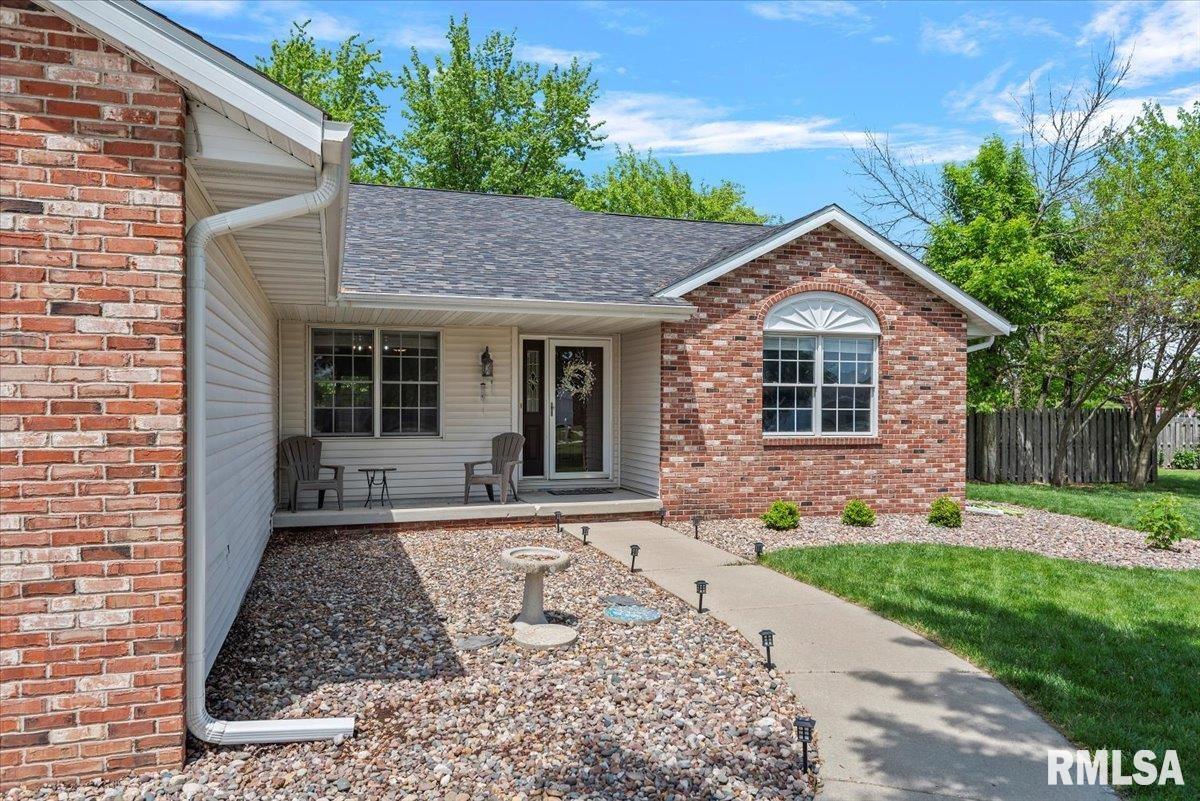 1213 Sugar Tree Court, Chatham, Illinois image 4