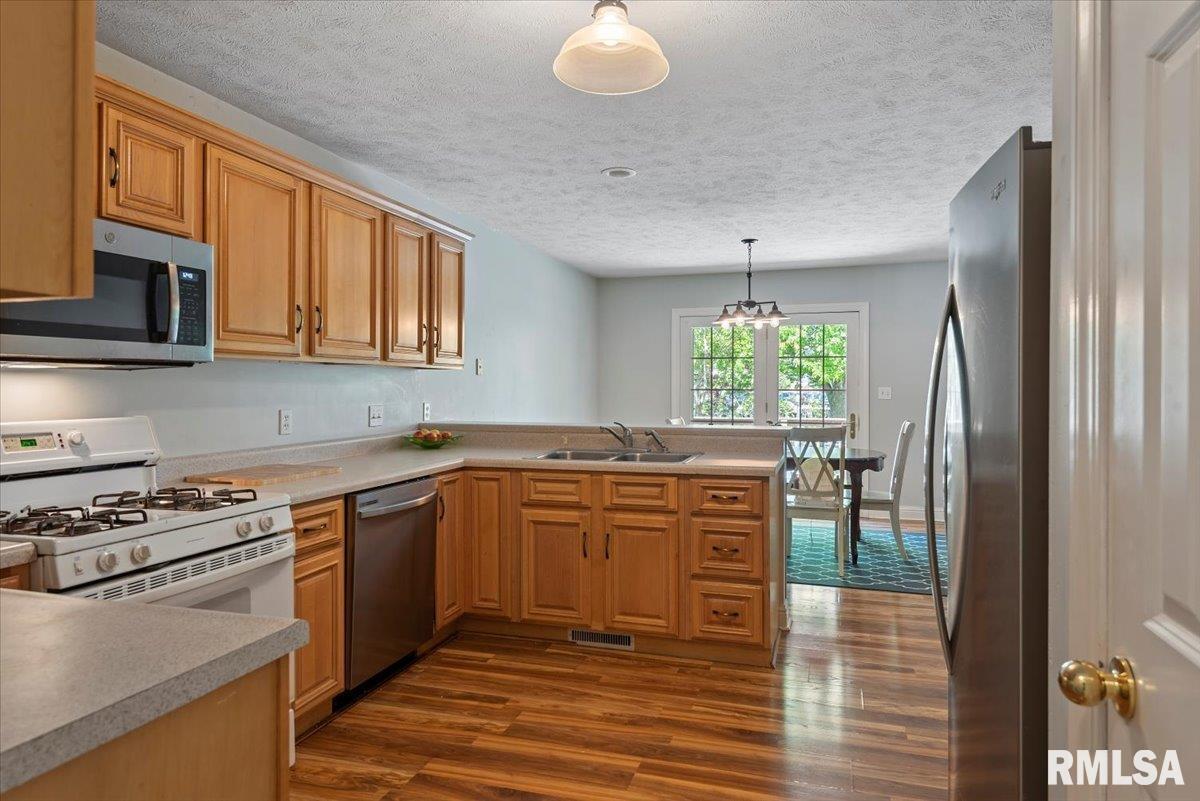 1213 Sugar Tree Court, Chatham, Illinois image 17