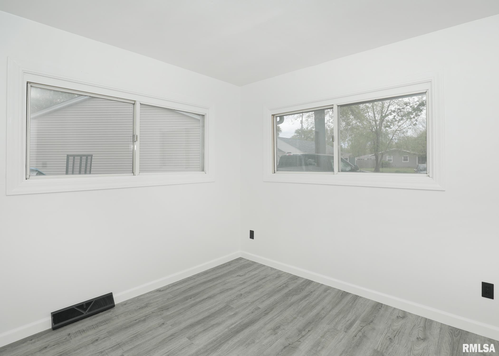 3200 9th Street Court, East Moline, Illinois image 18