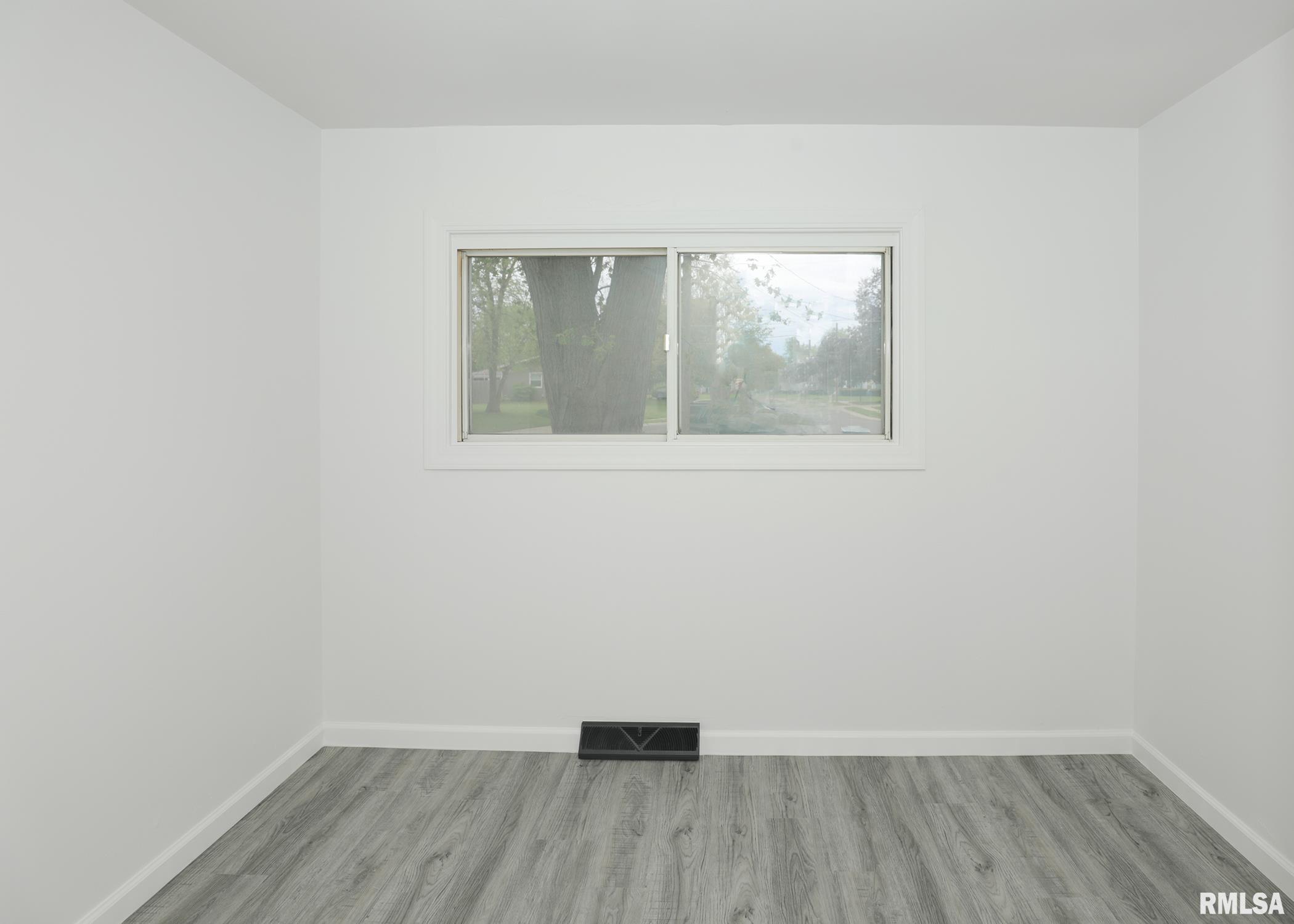 3200 9th Street Court, East Moline, Illinois image 20