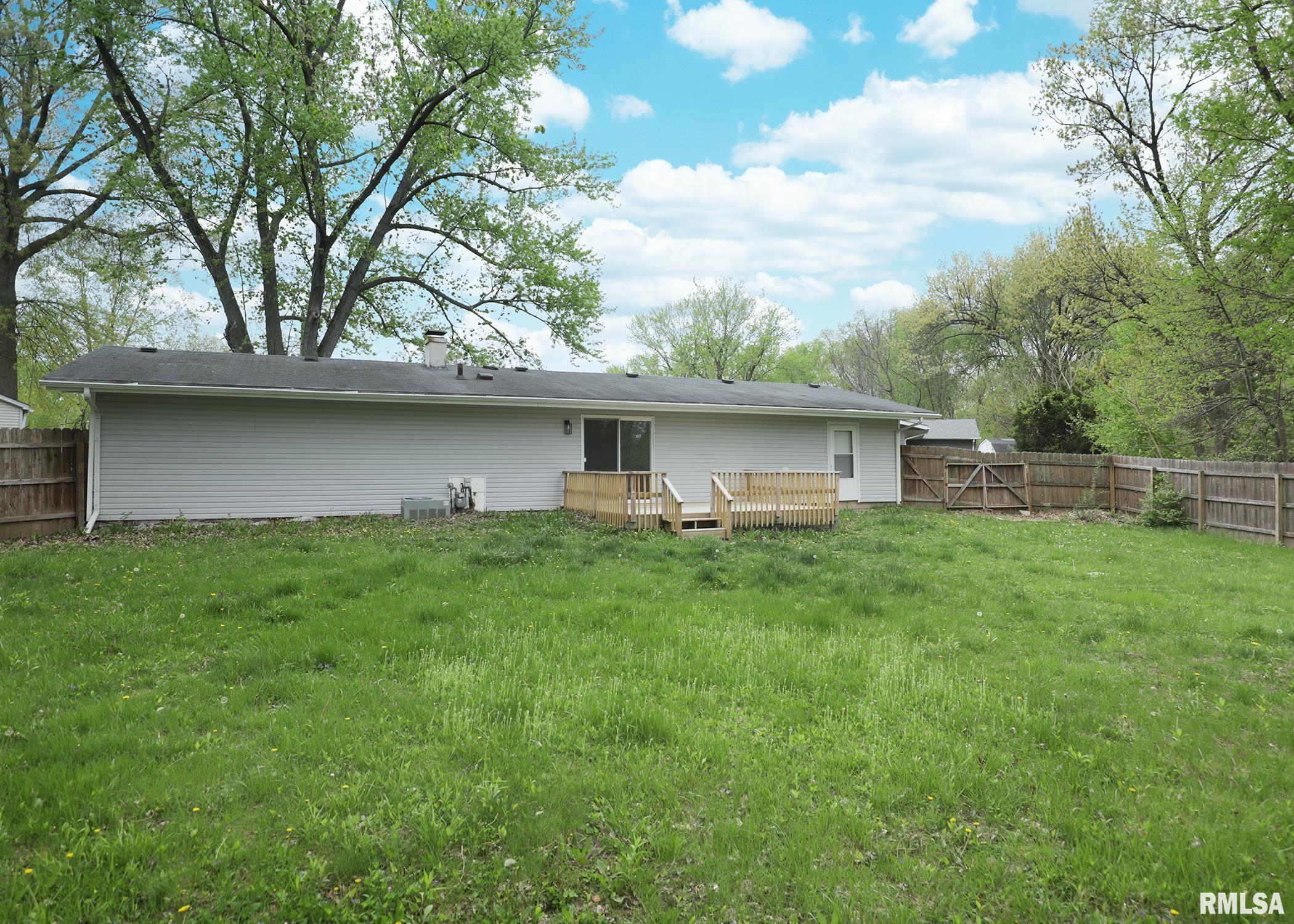 3200 9th Street Court, East Moline, Illinois image 13