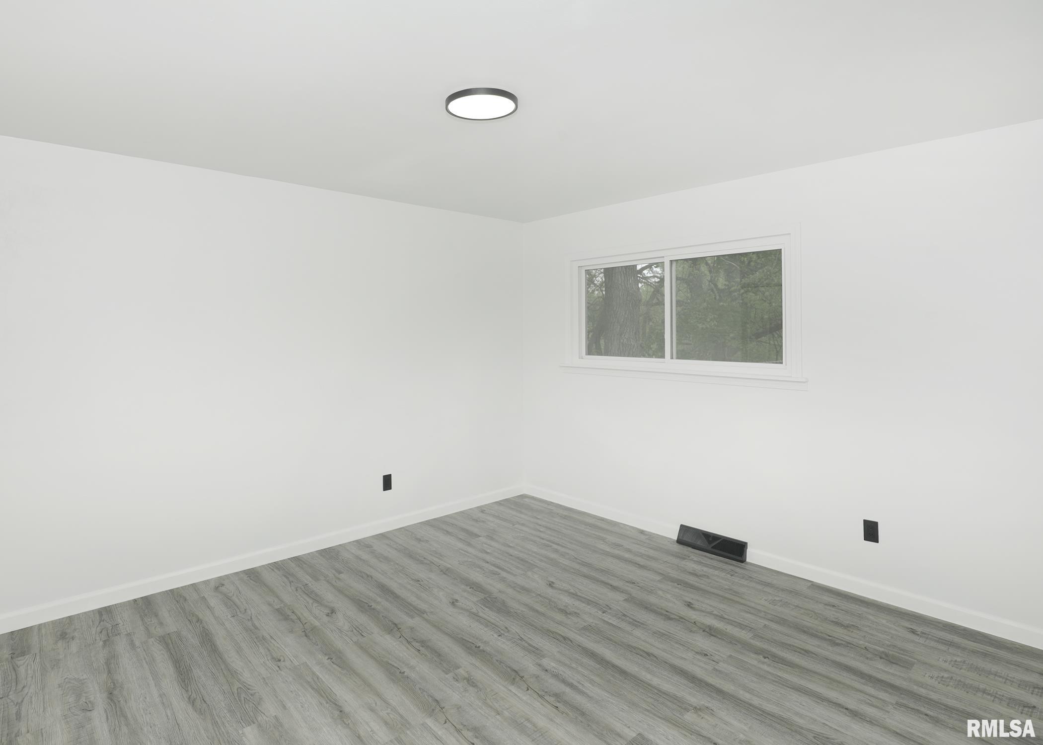 3200 9th Street Court, East Moline, Illinois image 19