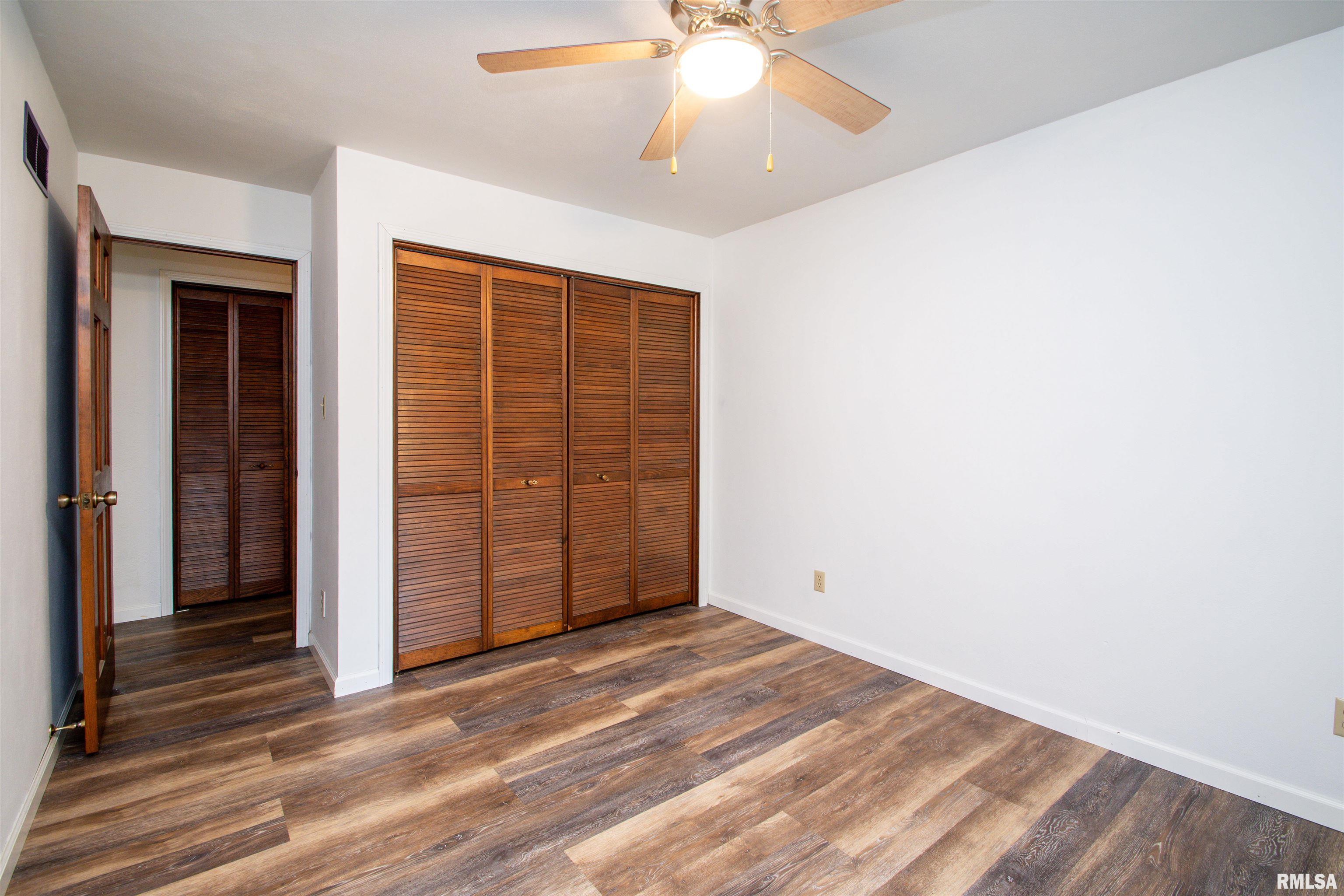 515 W Timber Ridge Drive, Peoria, Illinois image 17