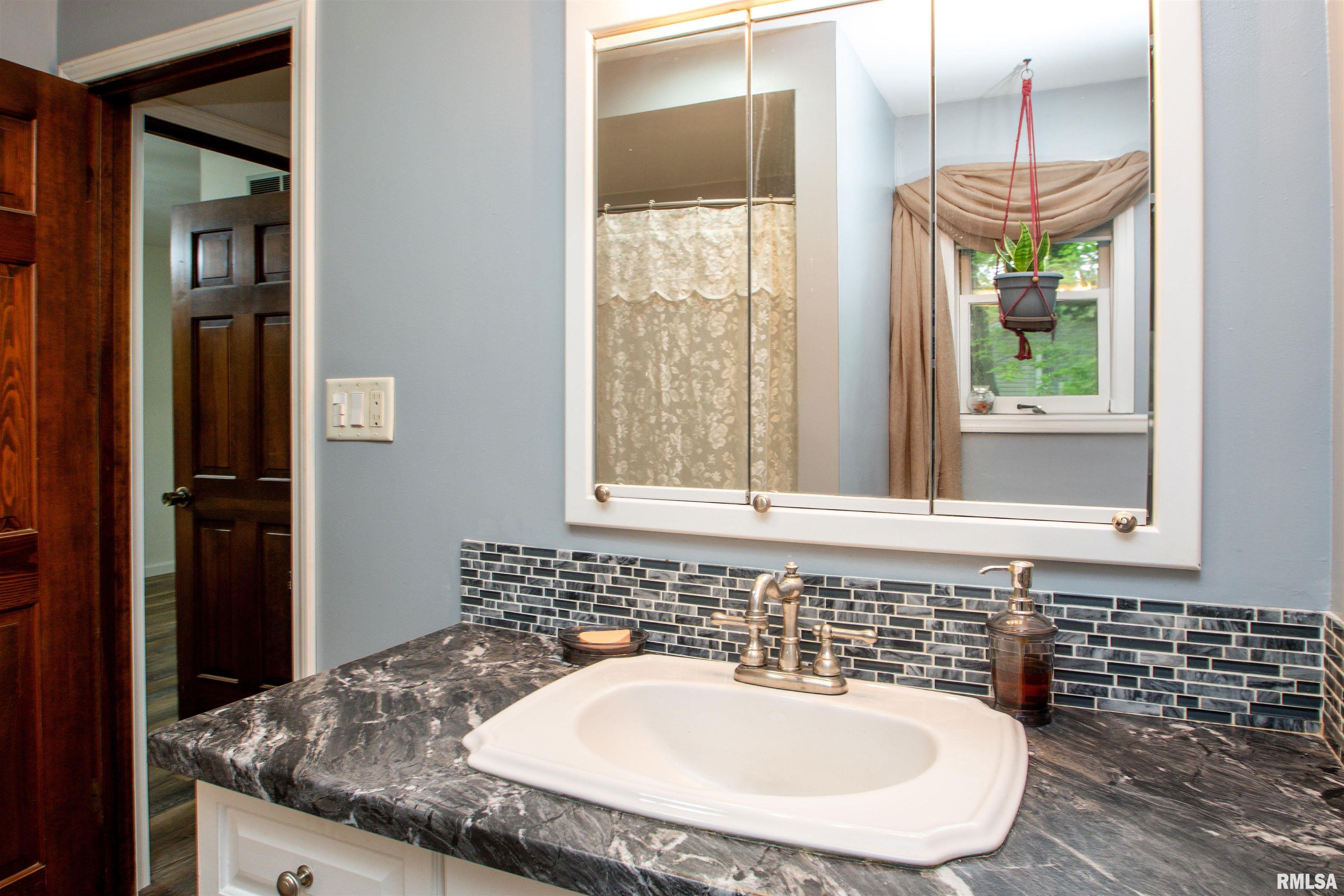 515 W Timber Ridge Drive, Peoria, Illinois image 22