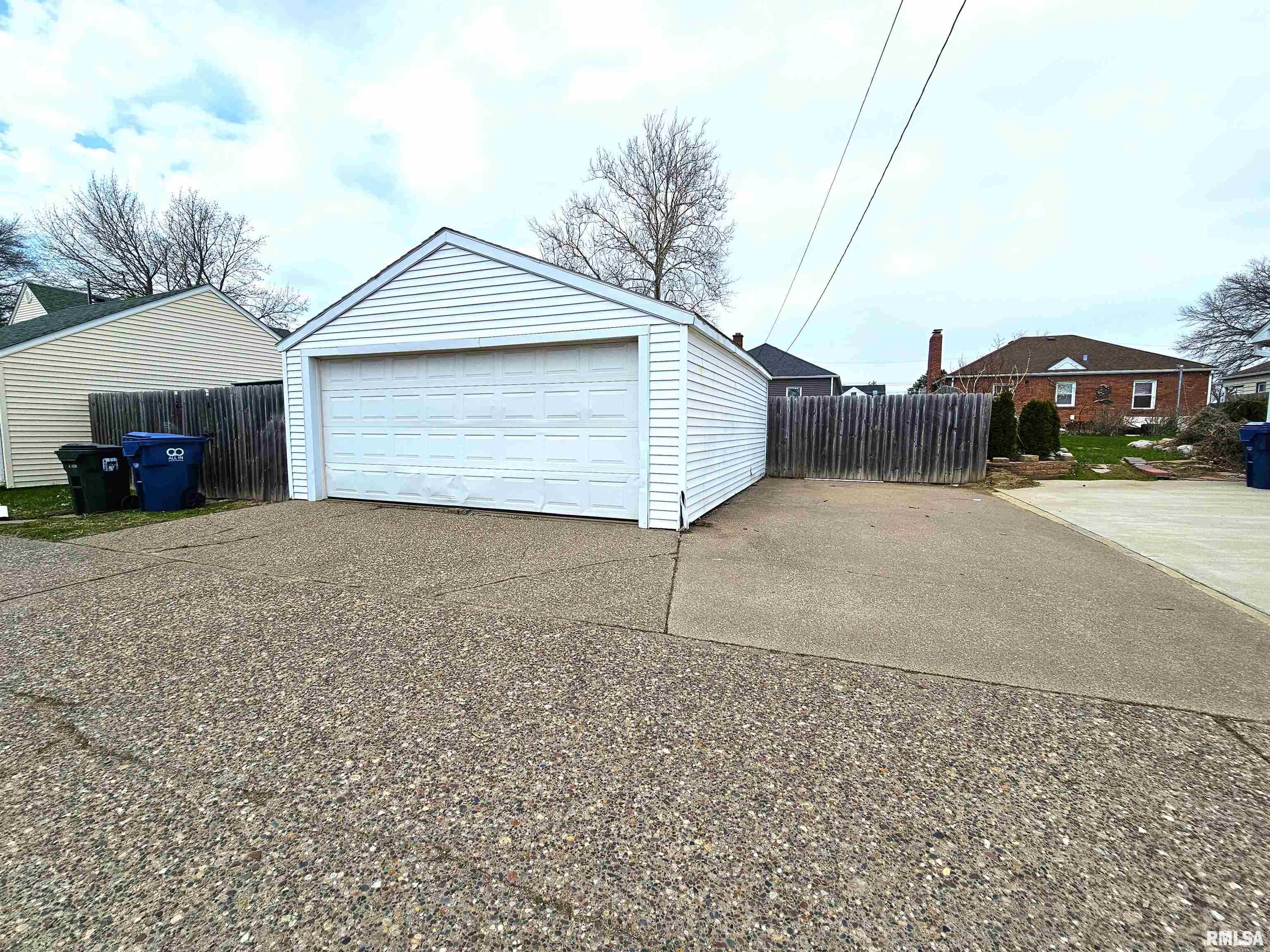 2313 E Lombard Street, Davenport, Iowa image 26