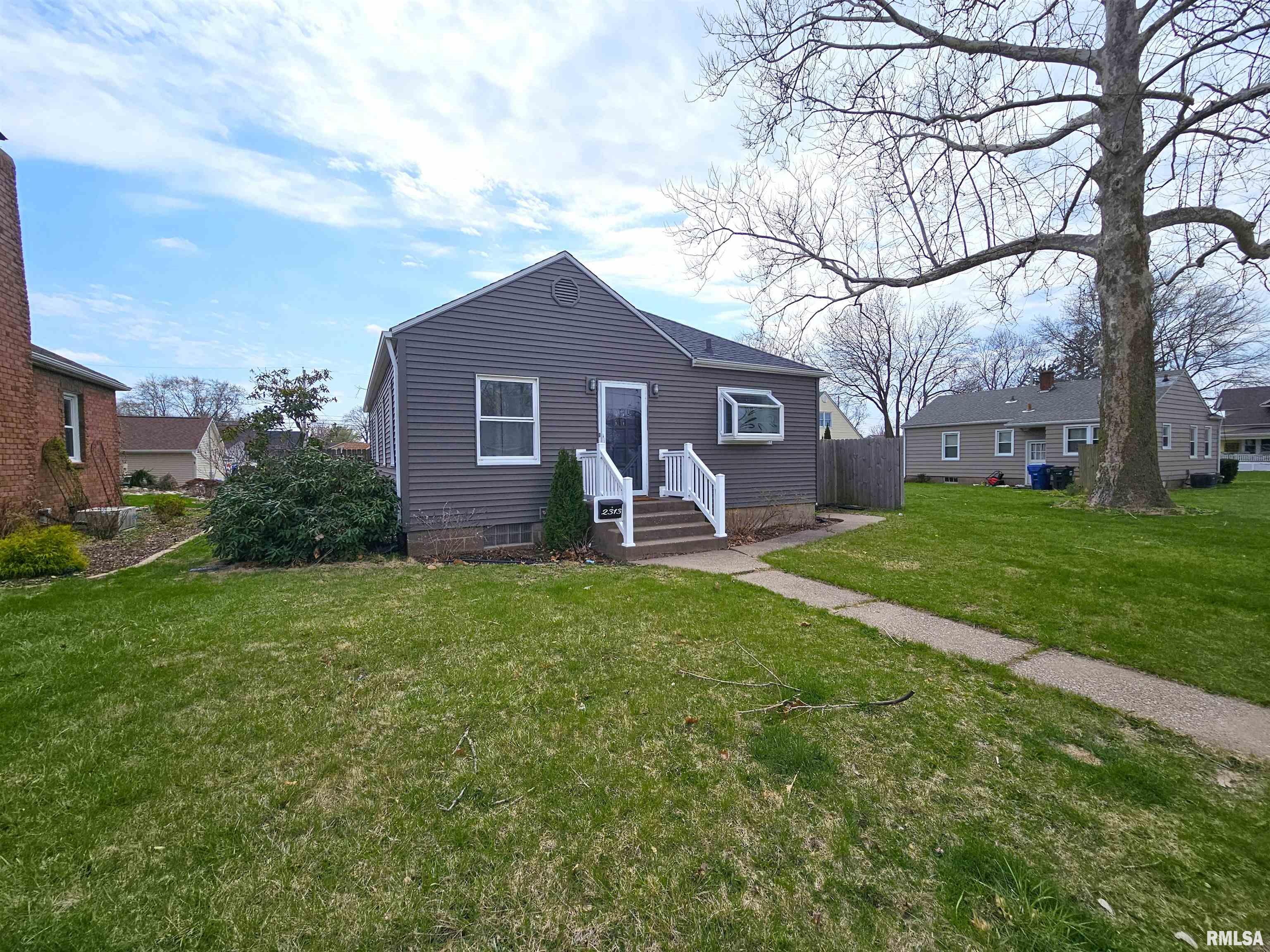 2313 E Lombard Street, Davenport, Iowa image 2