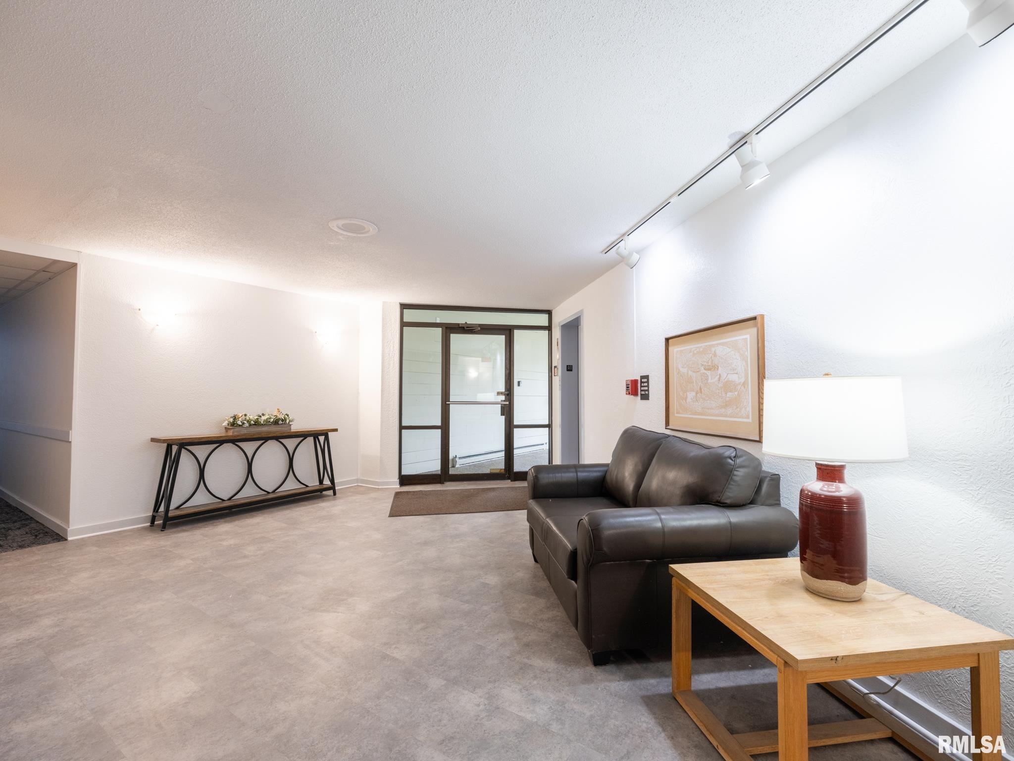 2605 W Willowlake Drive #14, Peoria, Illinois image 18