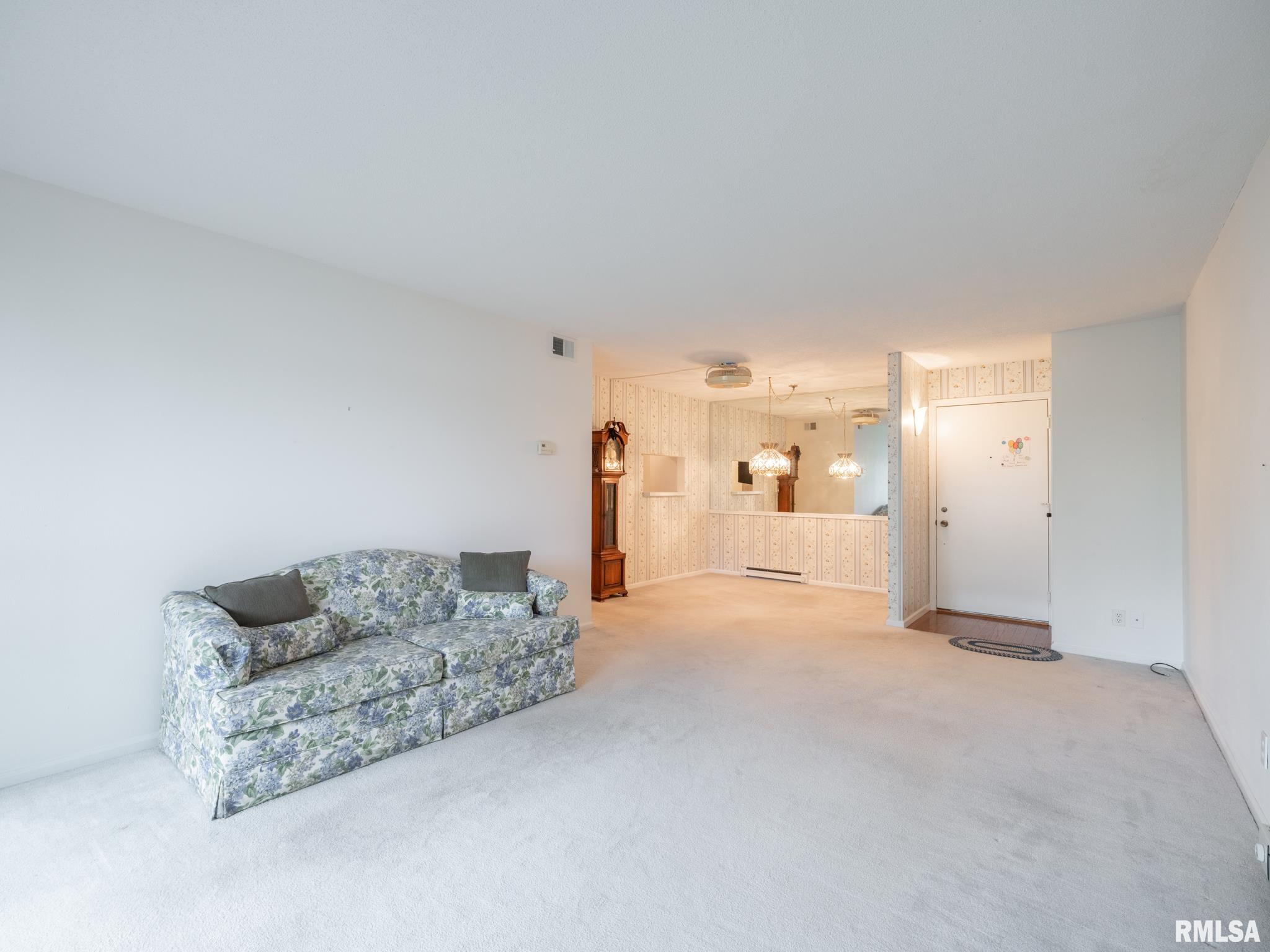 2605 W Willowlake Drive #14, Peoria, Illinois image 4