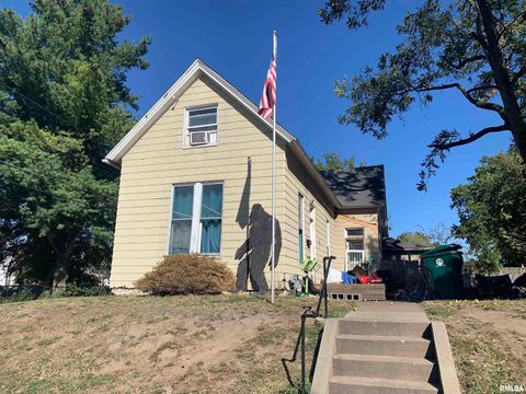 Homes For Sale - 1221 Elm Street<br/> Quincy, IL 62301