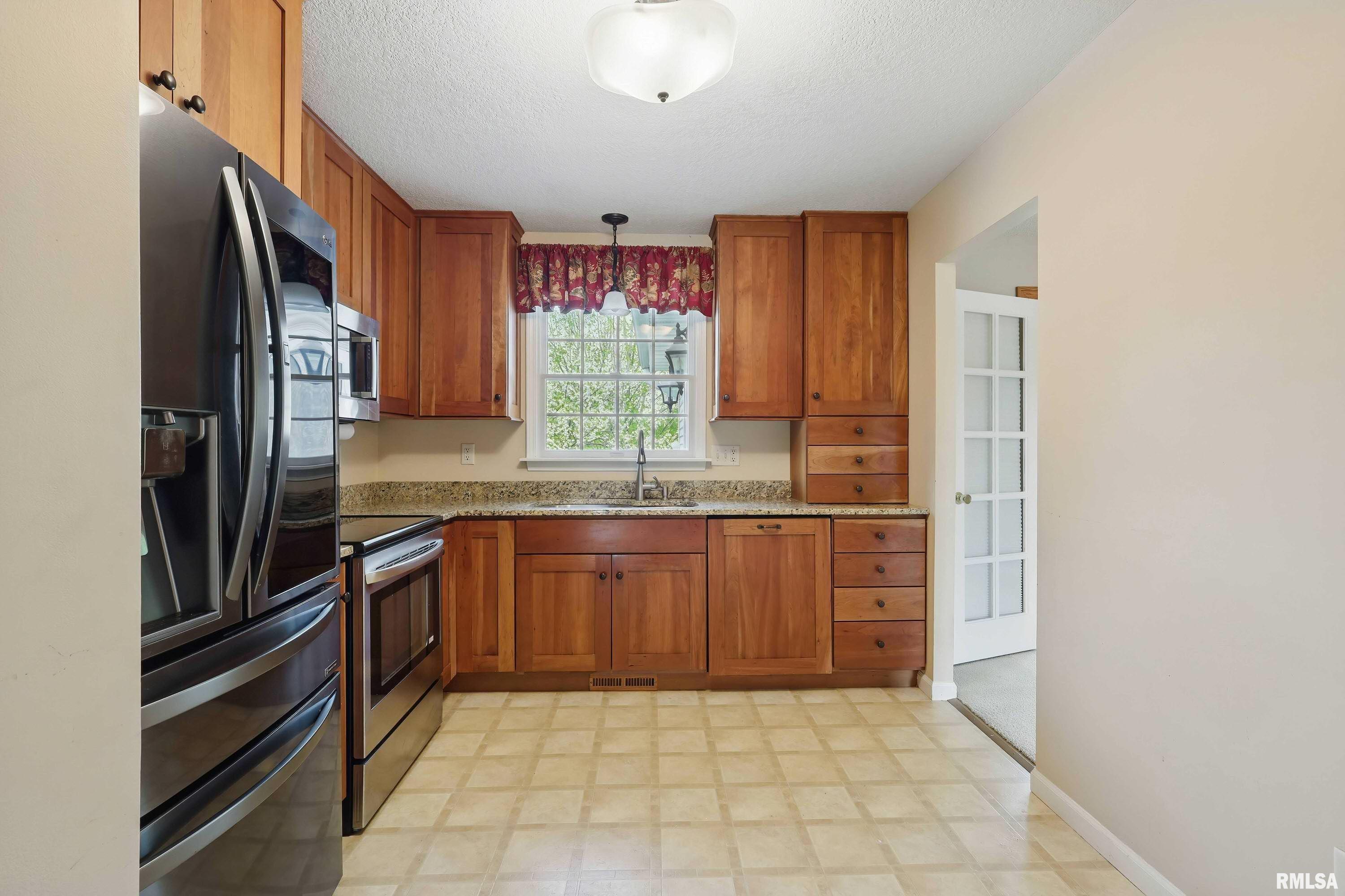 2720 29th Street, Bettendorf, Iowa image 17