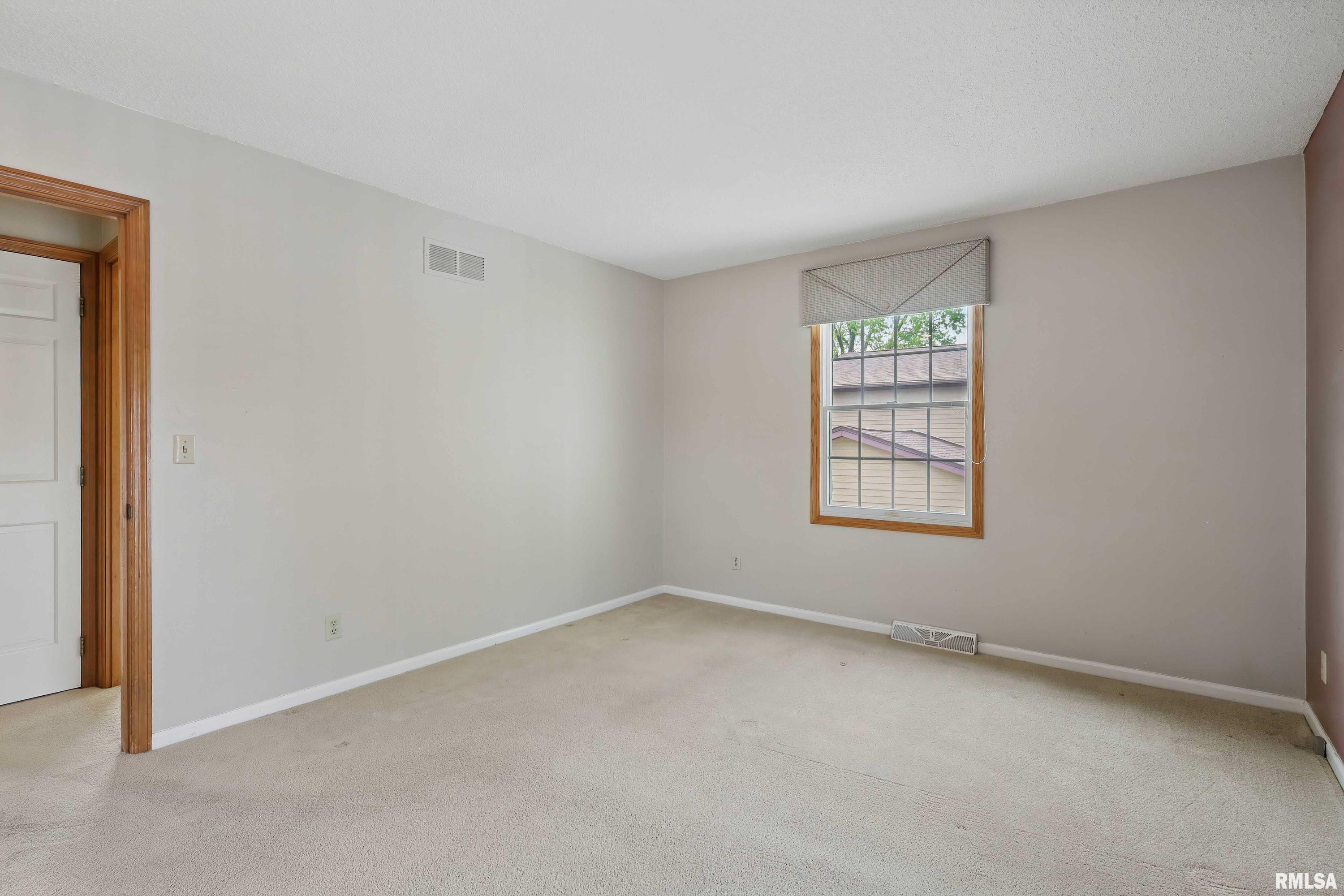 2720 29th Street, Bettendorf, Iowa image 33