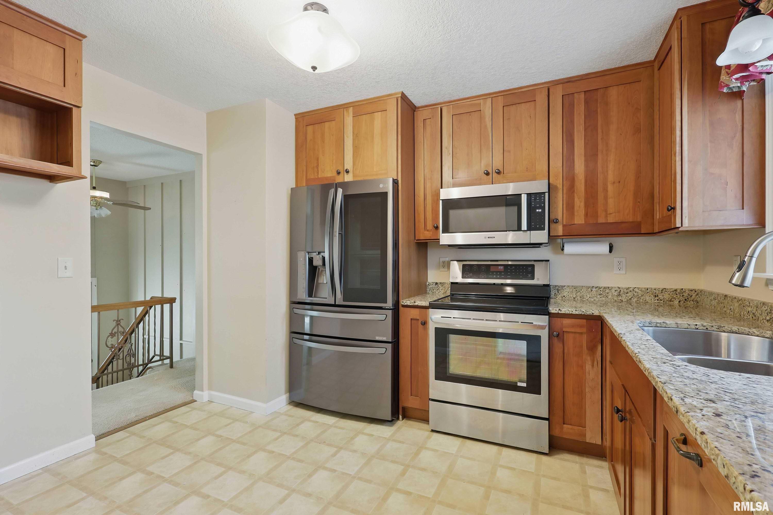 2720 29th Street, Bettendorf, Iowa image 20