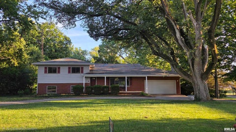 Homes For Sale - 8 Pajim Lane<br/> Springfield, IL 62712