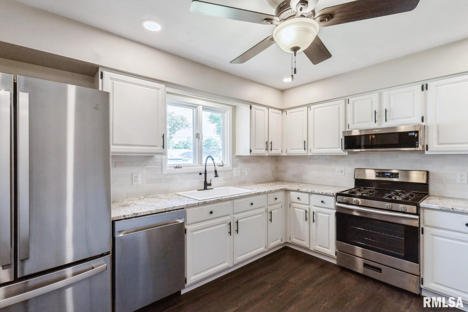 1119 Mark Street, Colona, Illinois image 3