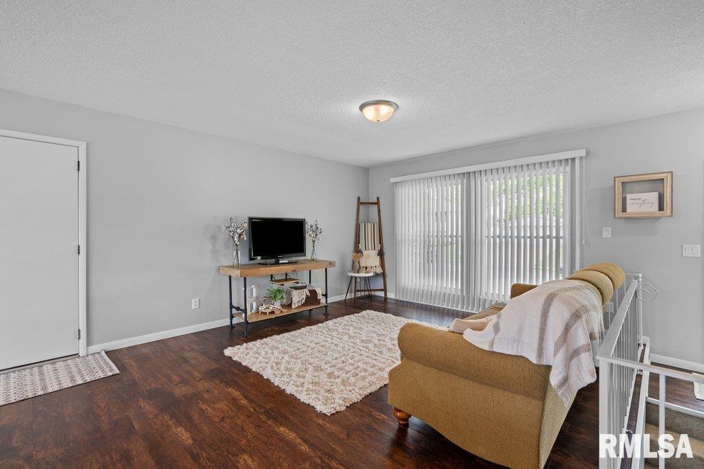 5647 Quercus Lane, Davenport, Iowa image 6