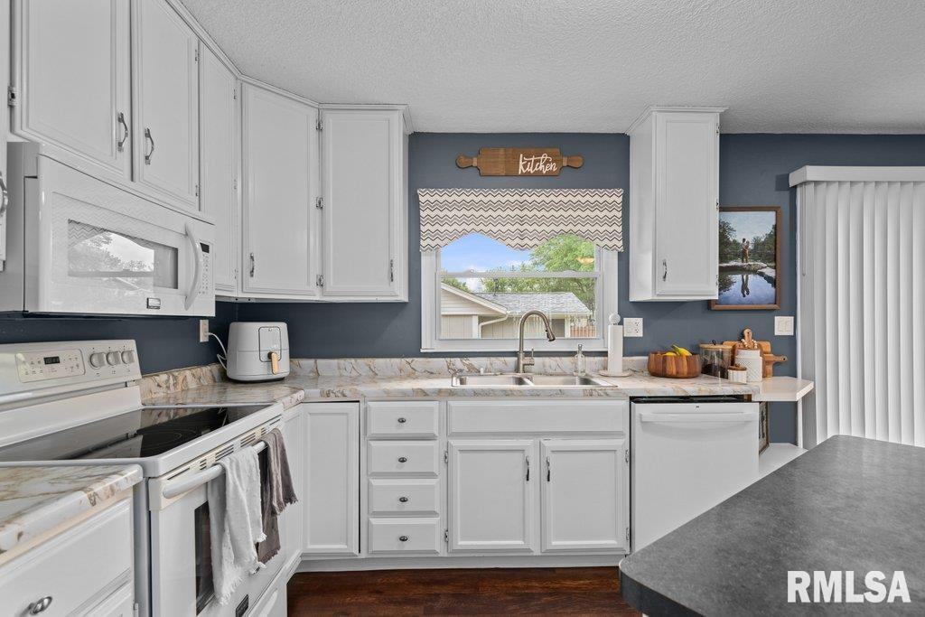 5647 Quercus Lane, Davenport, Iowa image 13