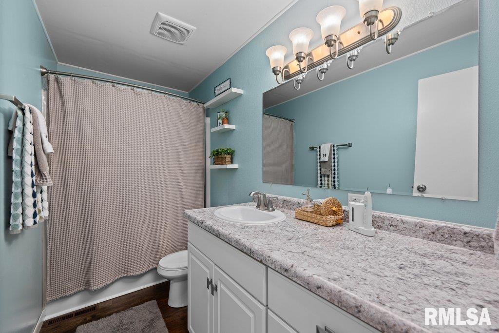 5647 Quercus Lane, Davenport, Iowa image 15