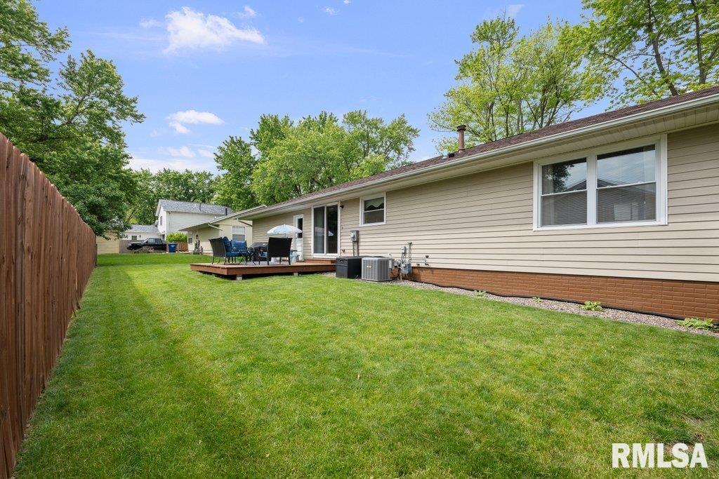 5647 Quercus Lane, Davenport, Iowa image 32