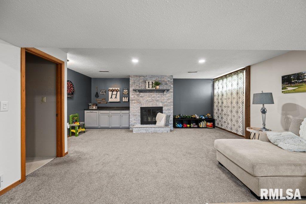 5647 Quercus Lane, Davenport, Iowa image 24