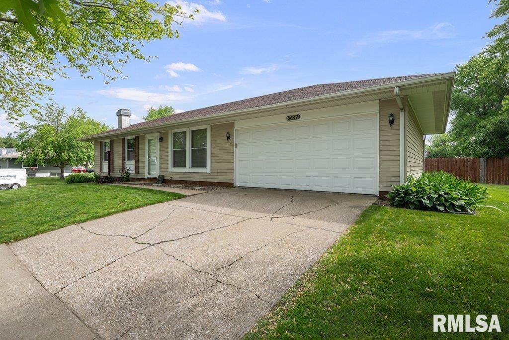 5647 Quercus Lane, Davenport, Iowa image 2