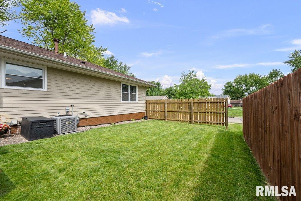 5647 Quercus Lane, Davenport, Iowa image 31