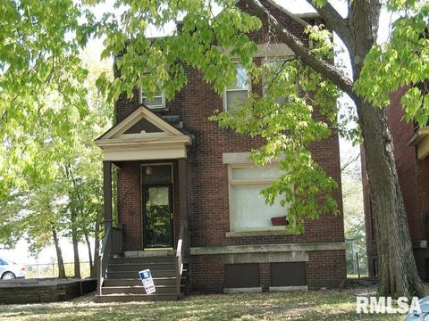 Homes For Sale - 516 NE Madison Avenue<br/> Peoria County, Peoria, IL 61603