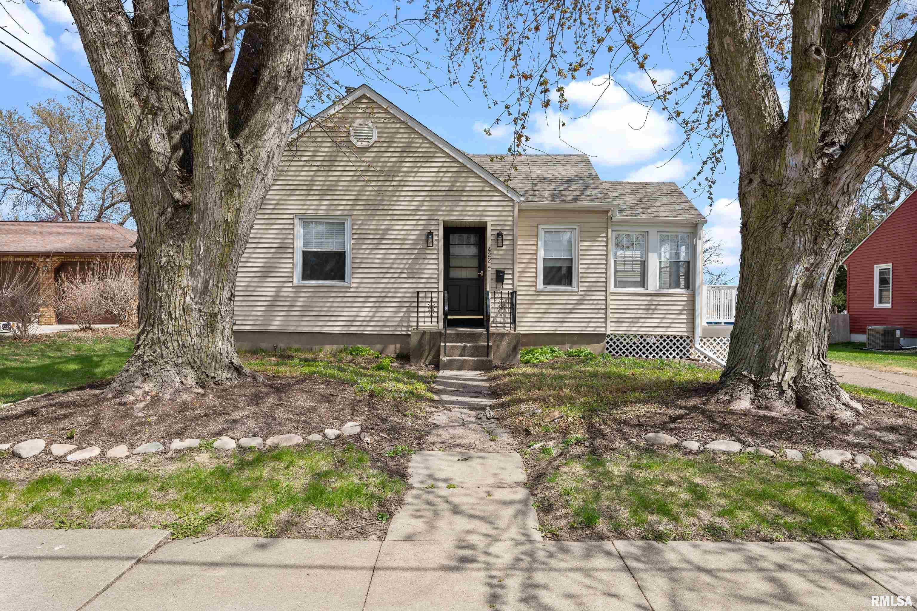 422 3rd Avenue, De Witt, Iowa image 2