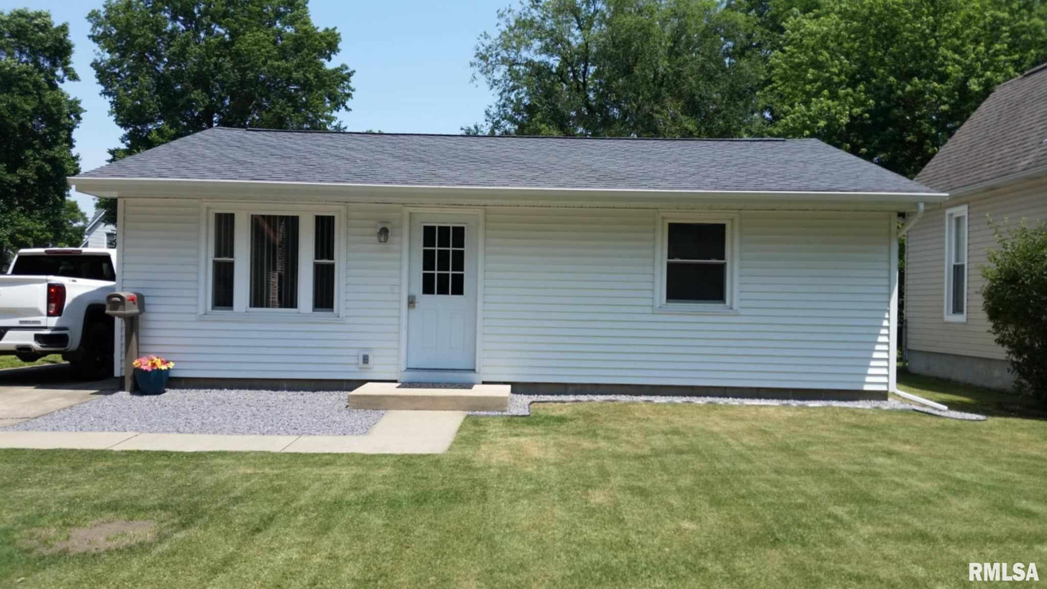 505 W 3rd Street, Taylorville, Illinois image 1