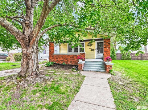 Homes For Sale - 2214 W Kellogg Avenue<br/> West Peoria, IL 61604