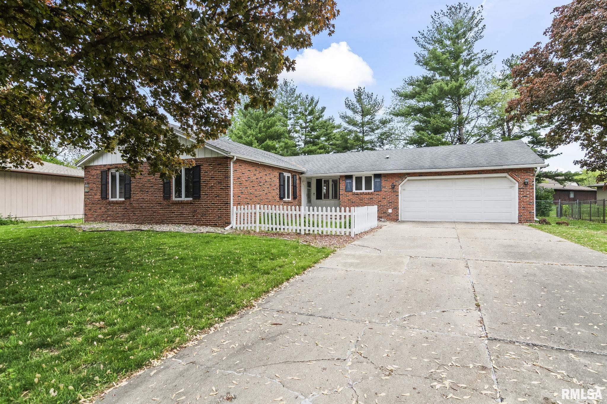 2612 Baronne Drive, Springfield, Illinois image 2
