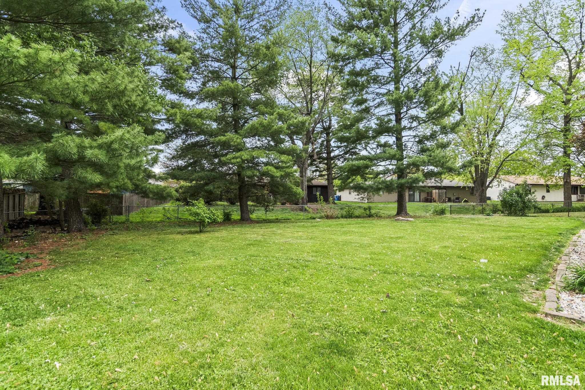 2612 Baronne Drive, Springfield, Illinois image 33